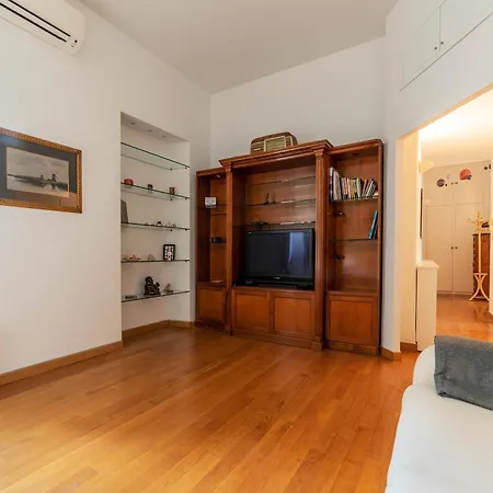 Accogliente E Colorato, A Pochi Passi Dal Colosseo - Fromhometorome Apartment *