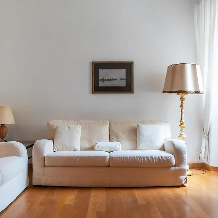 Accogliente E Colorato, A Pochi Passi Dal Colosseo - Fromhometorome Apartment