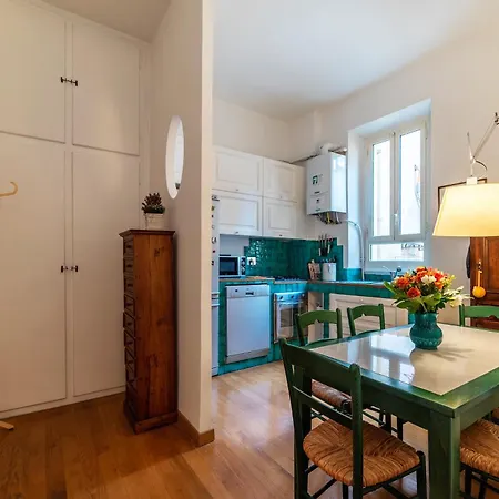 Accogliente E Colorato, A Pochi Passi Dal Colosseo - Fromhometorome Daire Roma